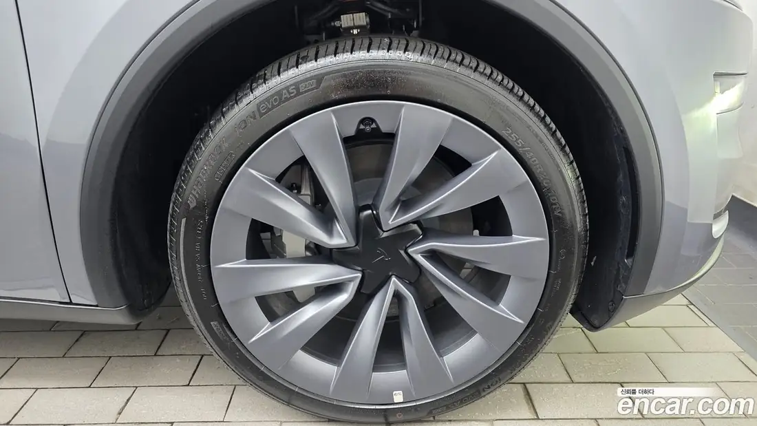 Tesla Model Y 2026 фото 21