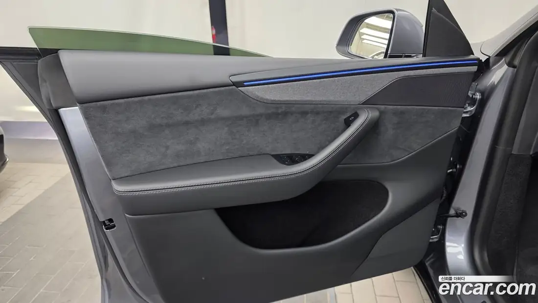 Tesla Model Y 2026 фото 24