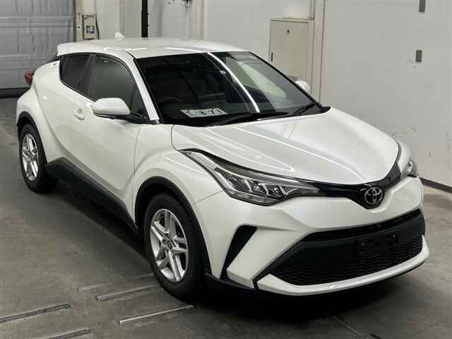 TOYOTA C-HR S-T 4WD 2022 — импорт из Японии под ключ