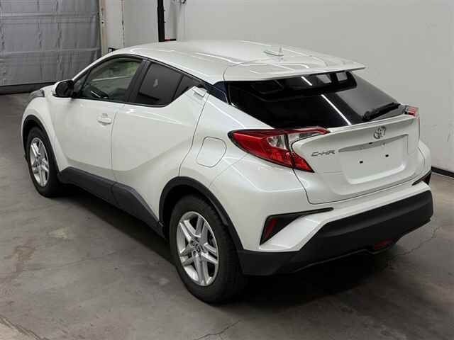 TOYOTA C-HR S-T 4WD 2022 фото 2