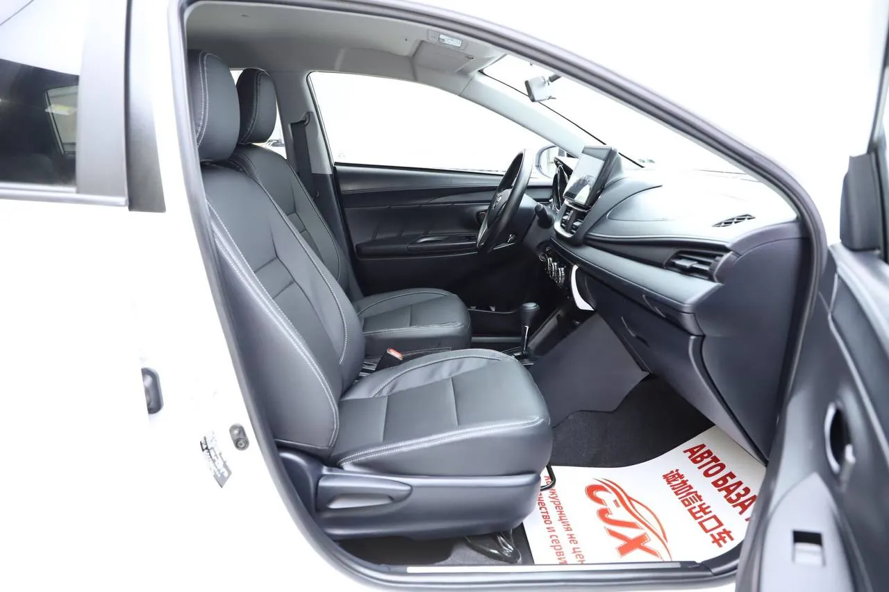 Toyota Yaris L Leading PLUS 2023 фото 3