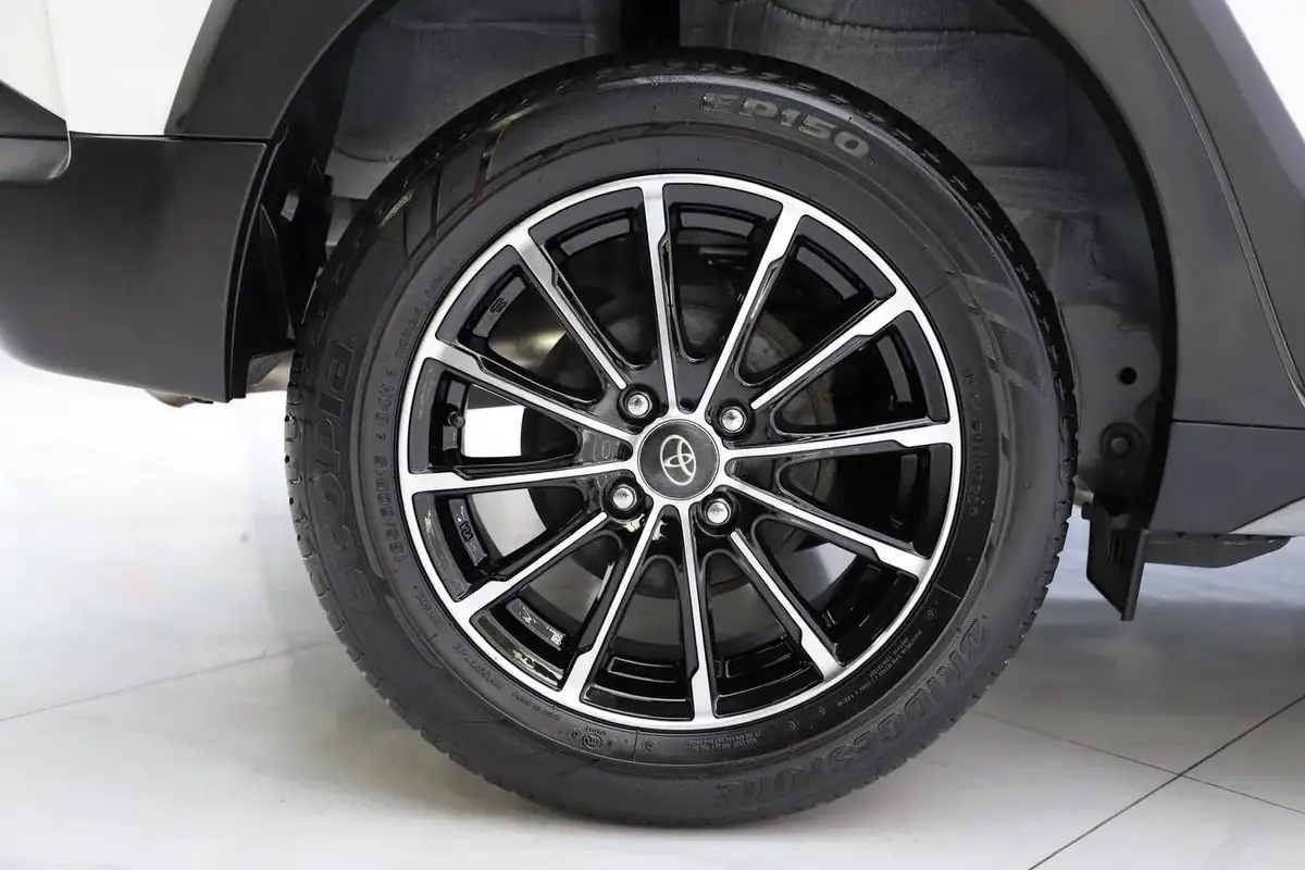 Toyota Yaris L Leading PLUS 2023 фото 7