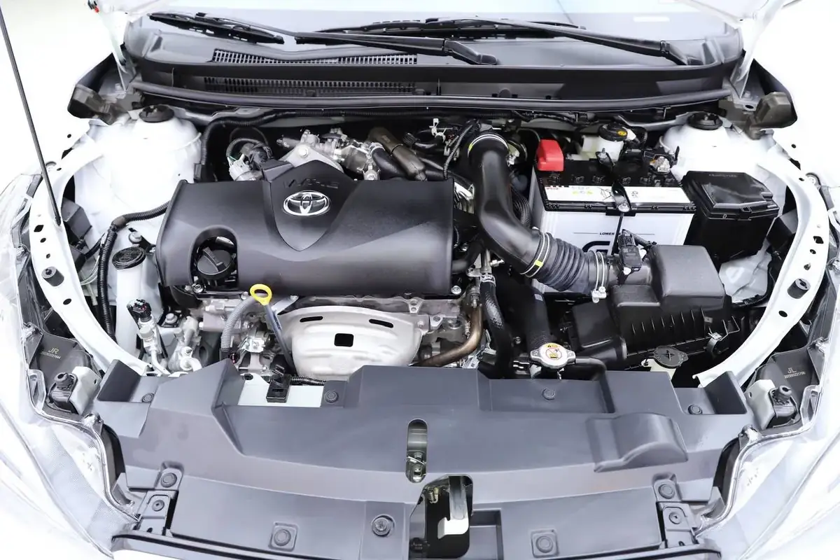 Toyota Yaris L Leading PLUS 2023 фото 8