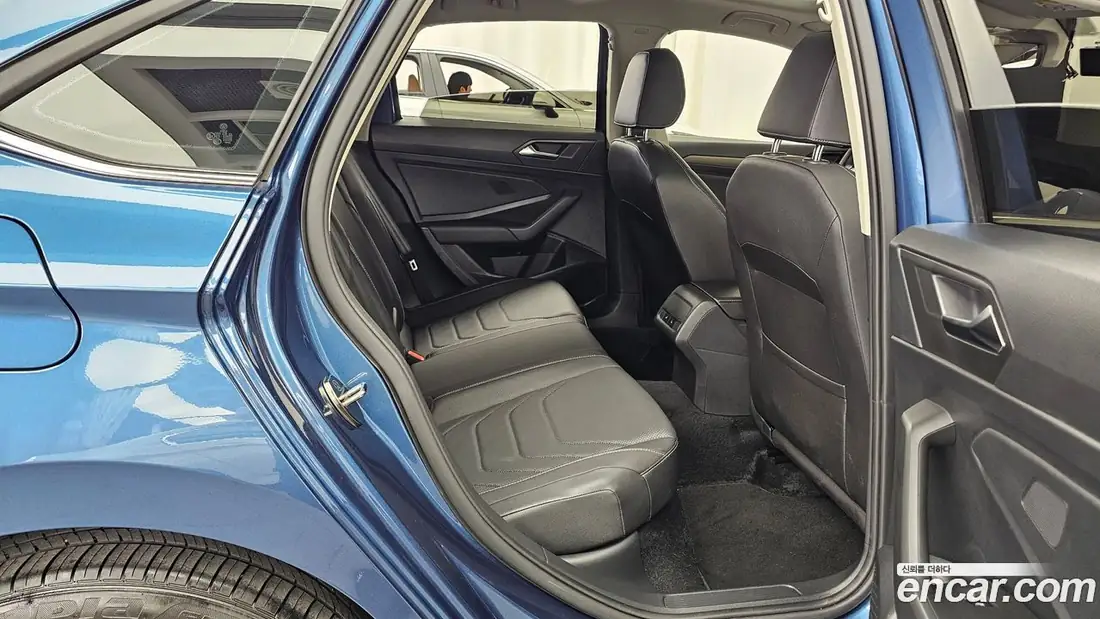 Volkswagen Jetta 2021 фото 11