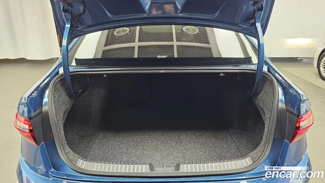 Volkswagen Jetta 2021 фото 18