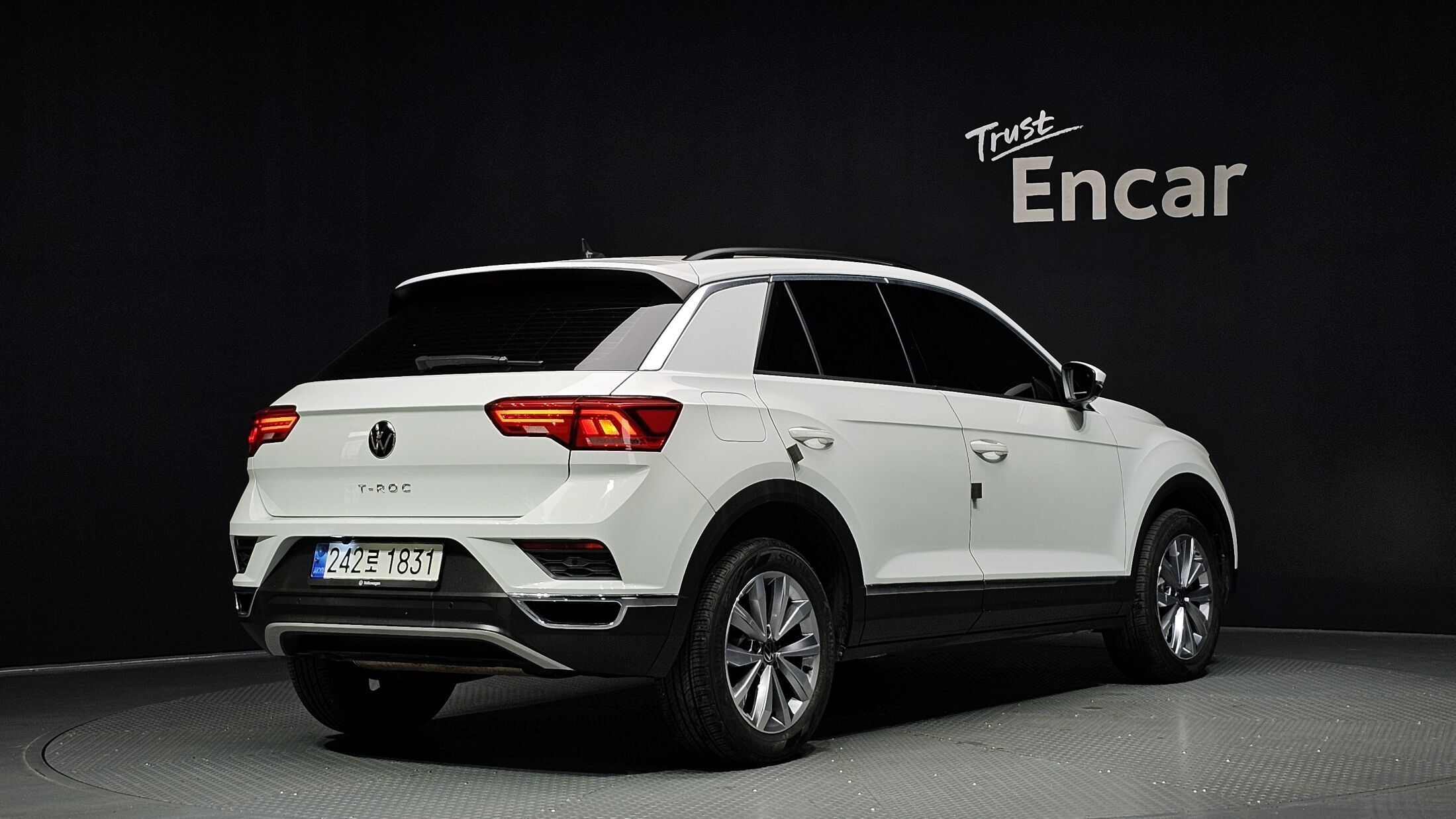 Volkswagen T-Roc 2022 фото 2