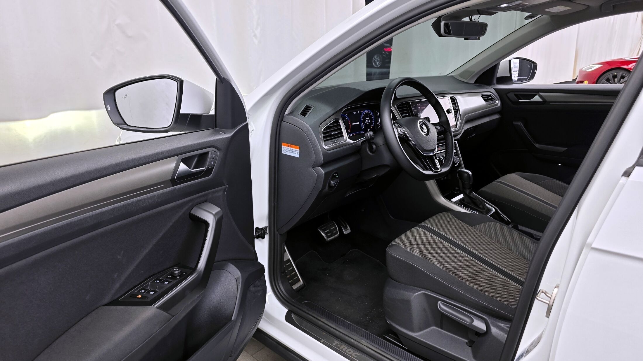 Volkswagen T-Roc 2022 фото 6