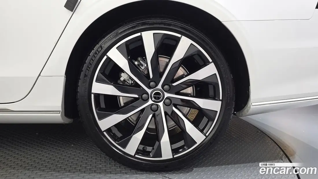 Volvo S90 2025 фото 21