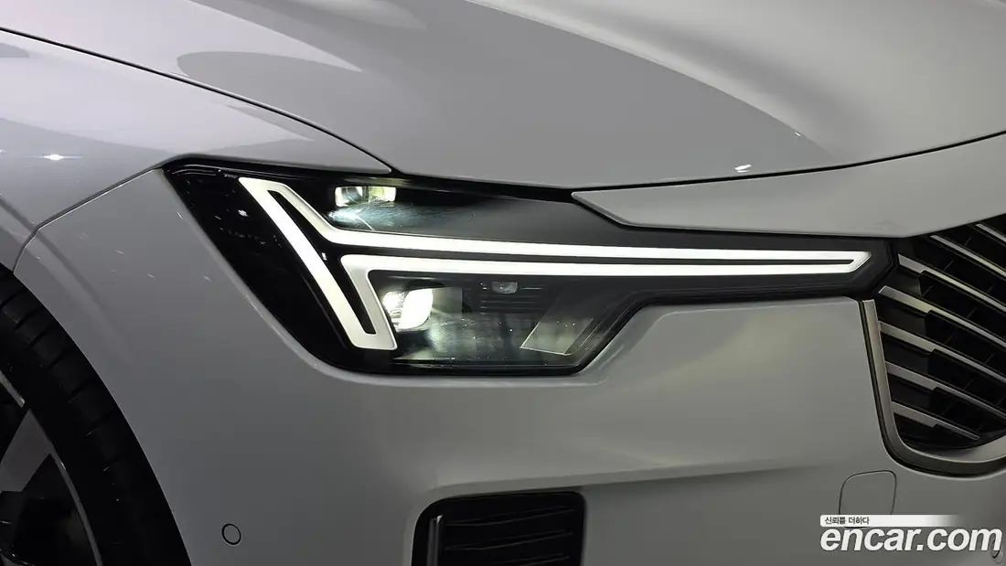 Volvo S90 2025 фото 22