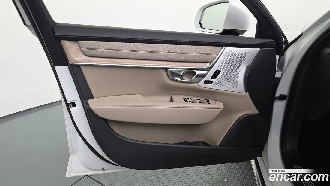 Volvo S90 2025 фото 24