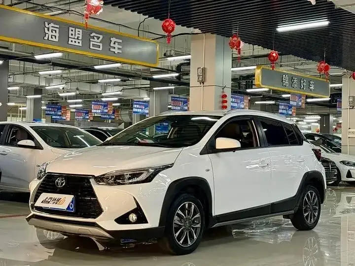 Toyota YARiS X Luxury PLUS Ed 2022 фото 2