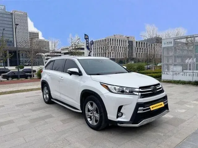 Toyota Highlander — Томск