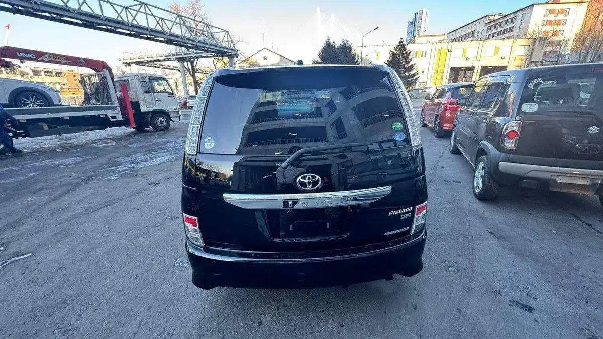 Toyota Isis