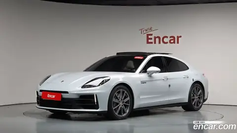 Porsche Panamera E-Hybrid 2025
