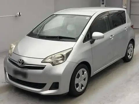 Toyota Ractis 2011